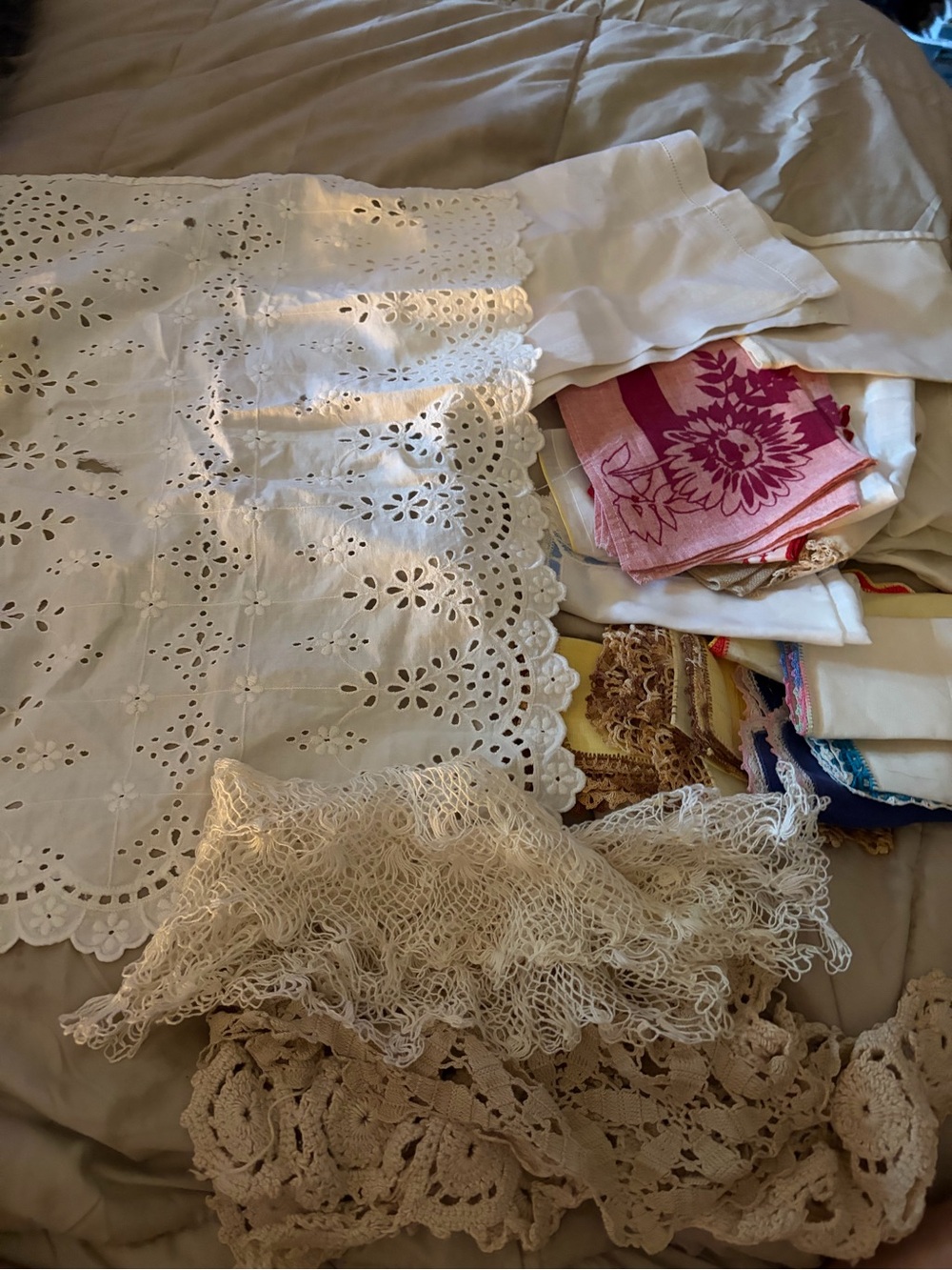Big Ole of Vintage Linen